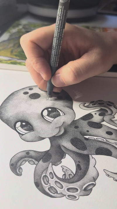 Hand drawing a cute octopus with a fine-liner pen